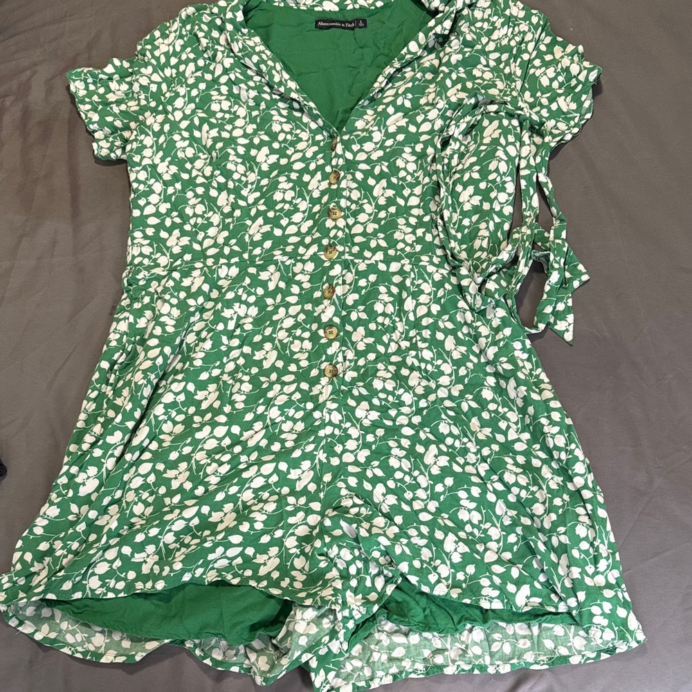 Abercrombie & Fitch Leafy Green jumpsuit
